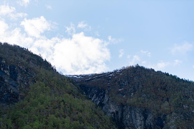 Foto grátis skjolden noruega 16 de maio de 2023 montanha