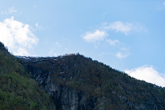 Foto grátis skjolden noruega 16 de maio de 2023 montanha