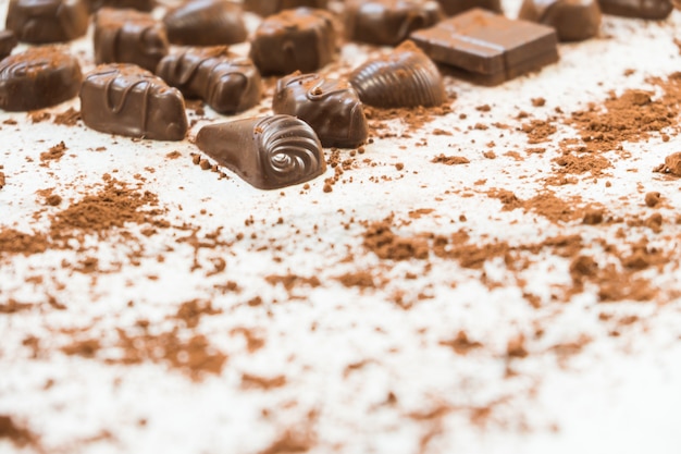 Foto grátis sobremesa doce com chocolate amargo