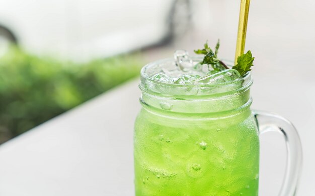 Soda de maçã verde