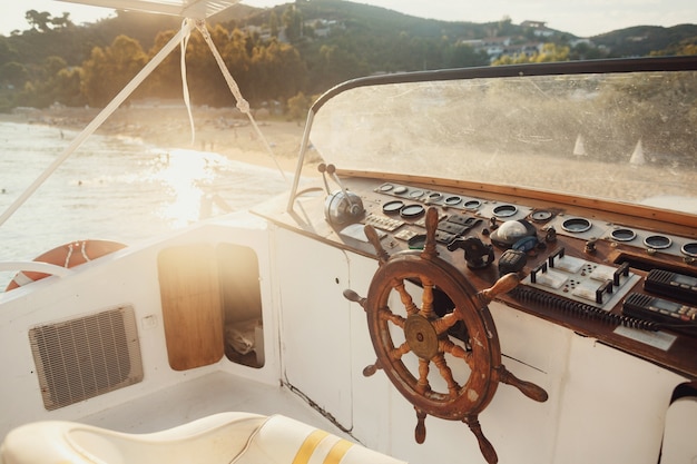 Sol, brilhos, sobre, madeira, bote, mar