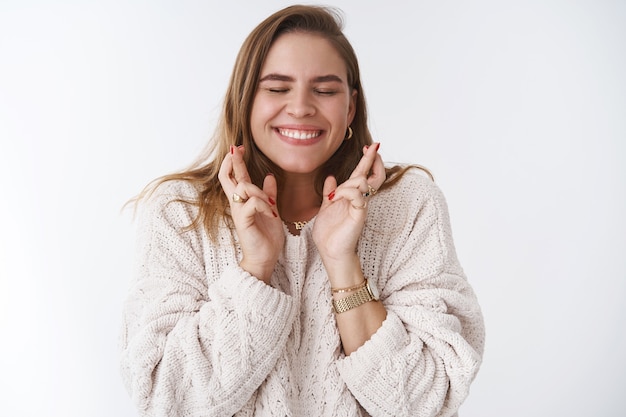 Sorrindo feliz, entusiasmado, animado, bonita, esperando, importante, mensagem, universidade