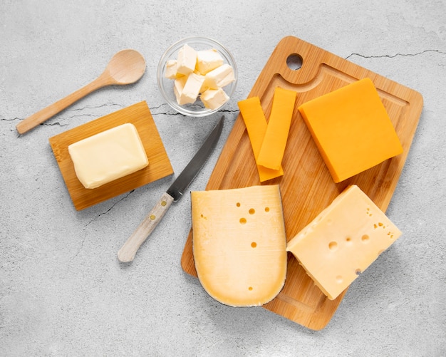 Sortido de queijo com vista superior