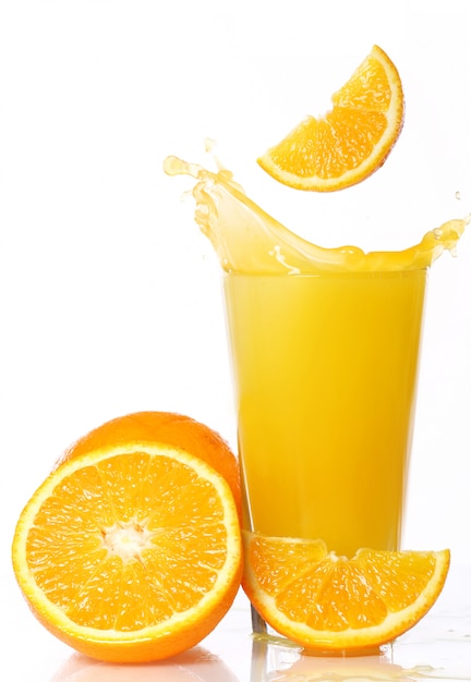 Suco de laranja fresco e frio