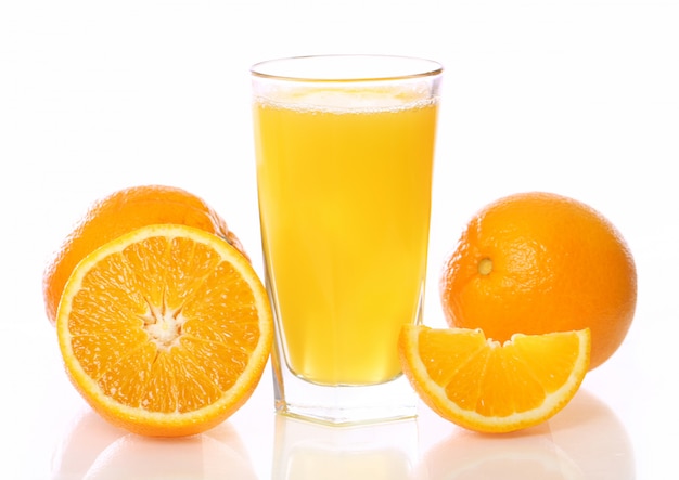 Suco de laranja fresco e frio