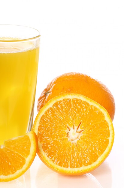 Suco de laranja fresco e frio