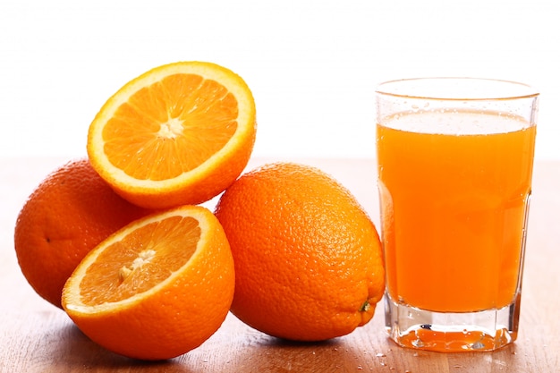 Suco de laranja fresco