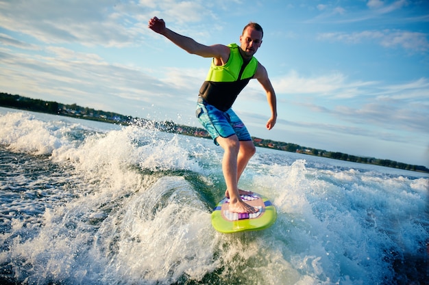 surfer aventureiro ter um bom tempo