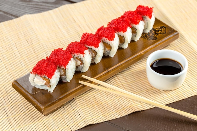 Sushi de comida tradicional japonesa