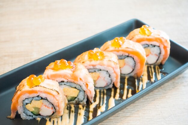 Sushi de salmão