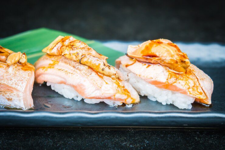 Foto grátis sushi de salmão