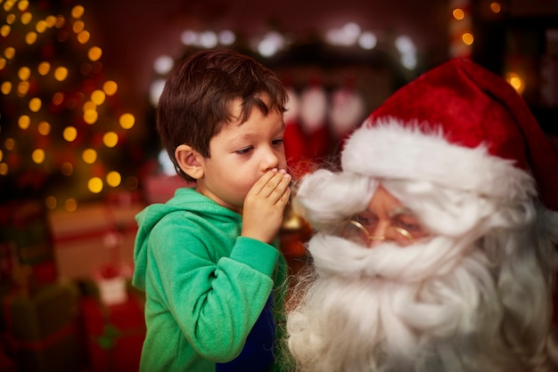 Sussurrando os sonhos escondidos para o papai noel