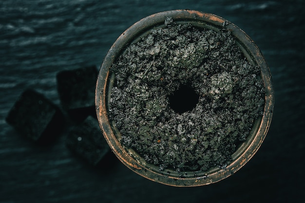 Tabaco de cachimbo de água em uma tigela