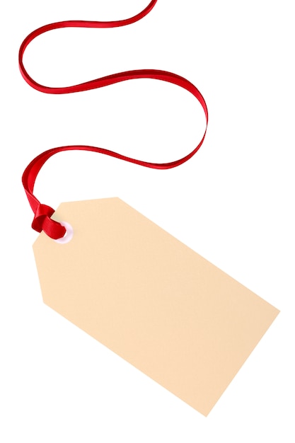 Tag do presente simples com fita vermelha isolada no fundo branco