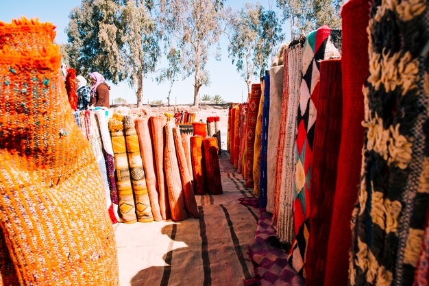 Tapetes no mercado em Marrakech