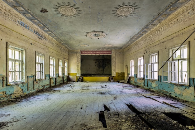 Teatro abandonado em Pripyat