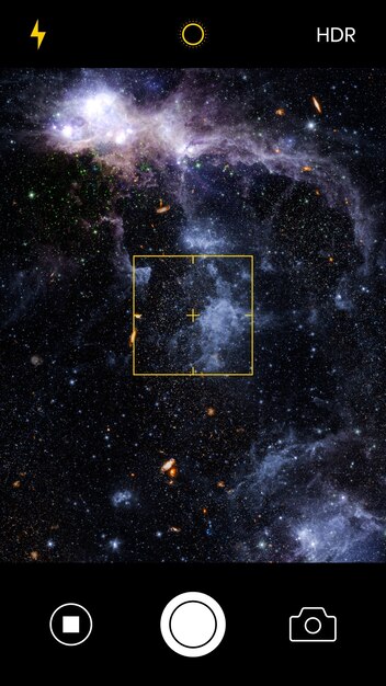 Tela da câmera do smartphone capturando imagens da galáxia