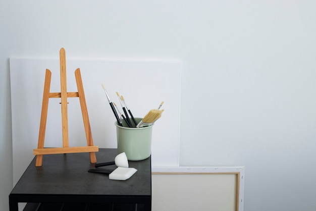 Tela em branco para pintar dentro de casa natureza morta