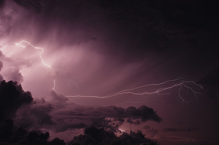 Foto grátis tempestade com relâmpagos nas maldivas