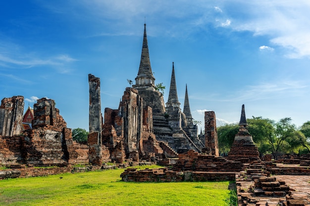 Foto grátis templo de wat phra si sanphet no parque histórico de ayutthaya, província de ayutthaya, tailândia. patrimônio mundial da unesco.