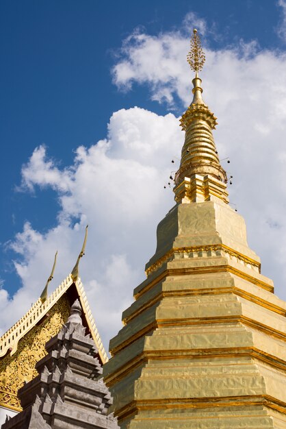 Templo em Phrae, Tailândia.