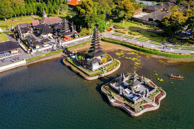 Foto grátis templo pura ulun danu bratan em bali, na indonésia