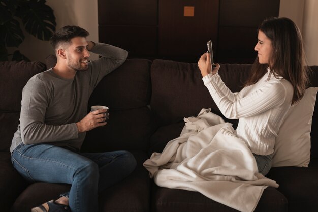 Tempo de filmagem de casal em casa