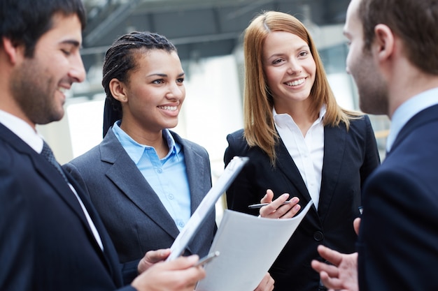 Tempo feliz com colegas de trabalho