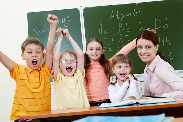 Foto grátis ter um bom tempo na sala de aula