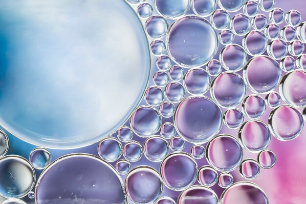 Textura abstrata de bolhas azuis, violetas e roxas