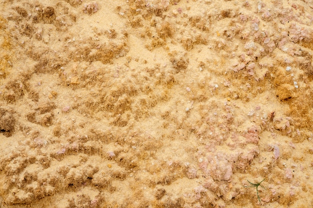 Textura de areia de diferentes frações intercaladas com argila vermelha