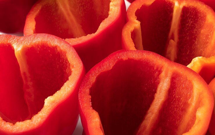 Foto grátis textura de close-up de pimentão vermelho picado