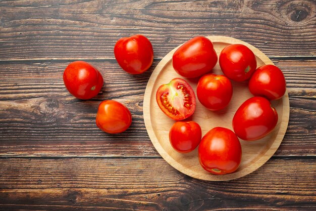 Tomates frescos prontos para cozinhar