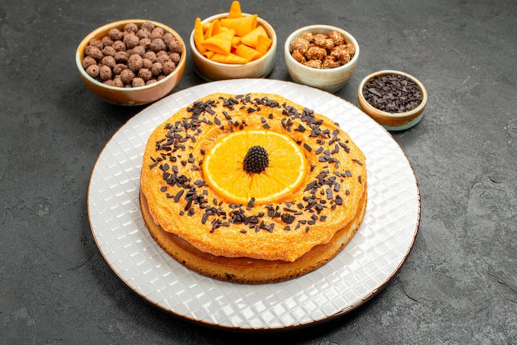 Foto grátis torta doce gostosa de vista frontal com fatias de laranja em fundo cinza torta biscoito sobremesa bolo doce chá