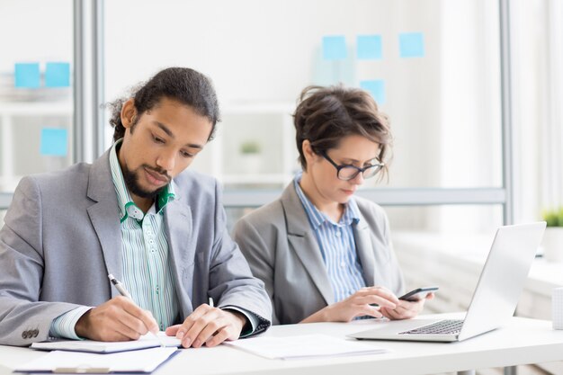 Trabalhadores de escritório