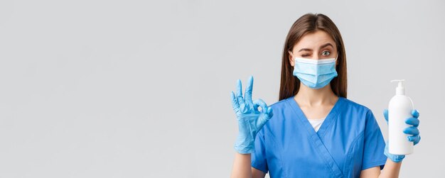 Trabalhadores de saúde de prevenção de vírus e conceito de quarentena confiante enfermeira ou médica bonitinha