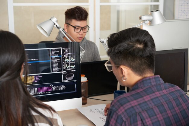 Trabalho conjunto de programadores talentosos