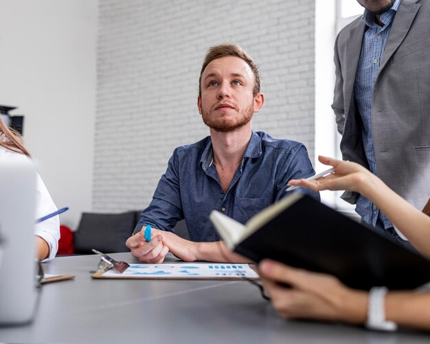 Trabalho em equipe de empresários