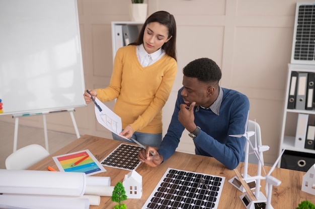 Trabalho em equipe para projeto de meio ambiente