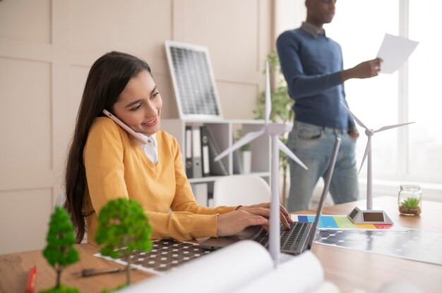 Trabalho em equipe para projeto de meio ambiente