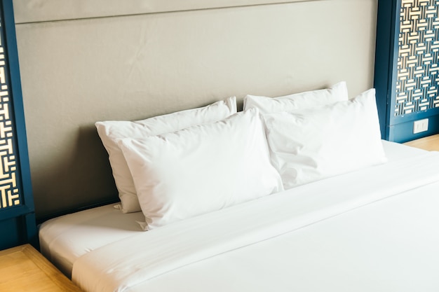 Foto grátis travesseiro na cama
