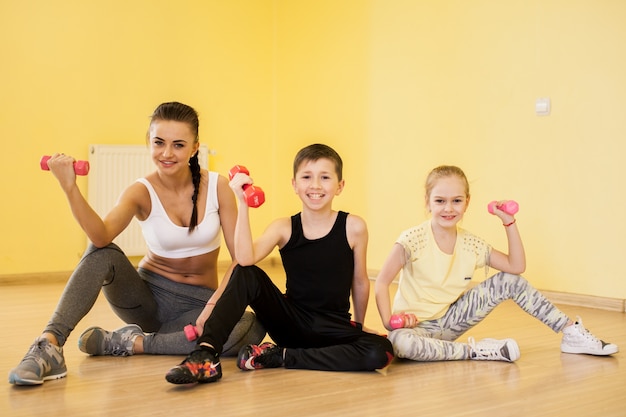 Treinador de ginástica ativo saudável pilates