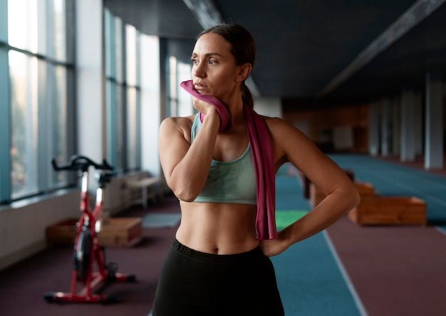 Foto grátis treinamento de pessoas para atletismo