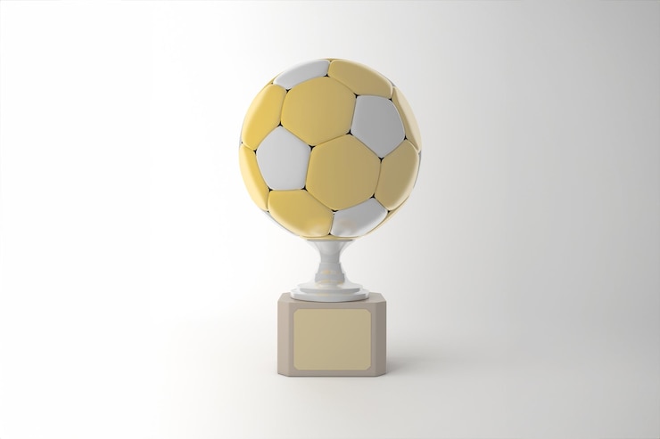 Foto grátis troféu de bola de futebol dourado em fundo branco