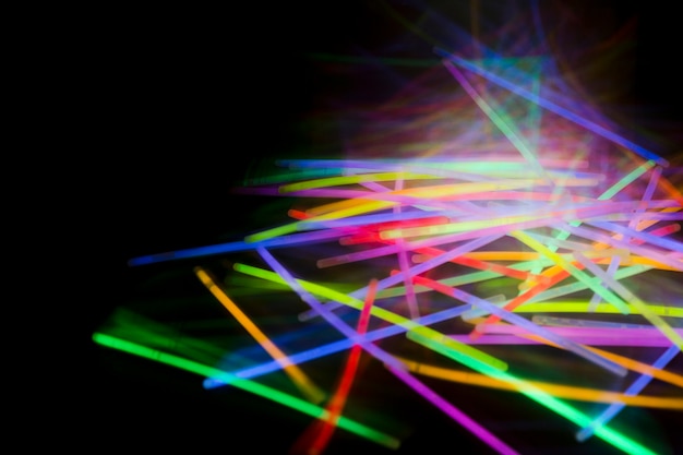 Tubo de luz fluorescente abstrato brilhante