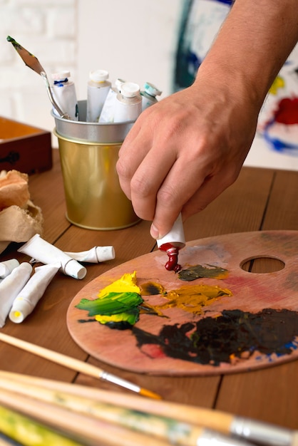 Tubos de tinta a óleo para pintar