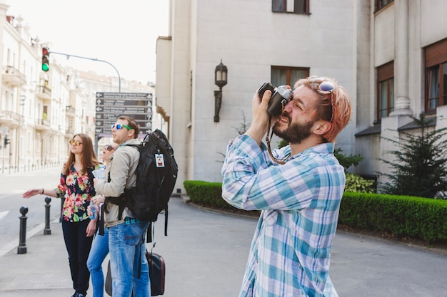 Foto grátis turistas na cidade