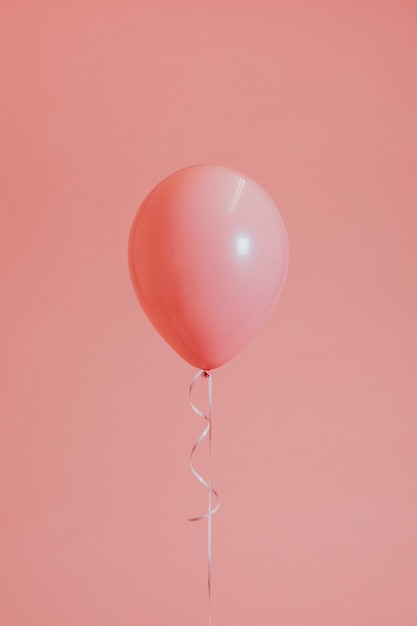 Um balão rosa