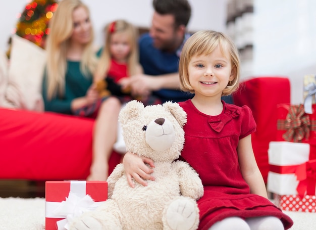 É um novo membro da família - doce urso de pelúcia