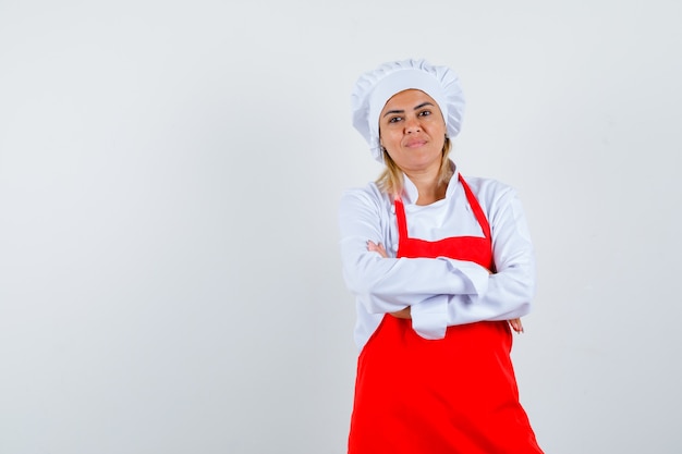 Foto grátis uma expressiva jovem posando